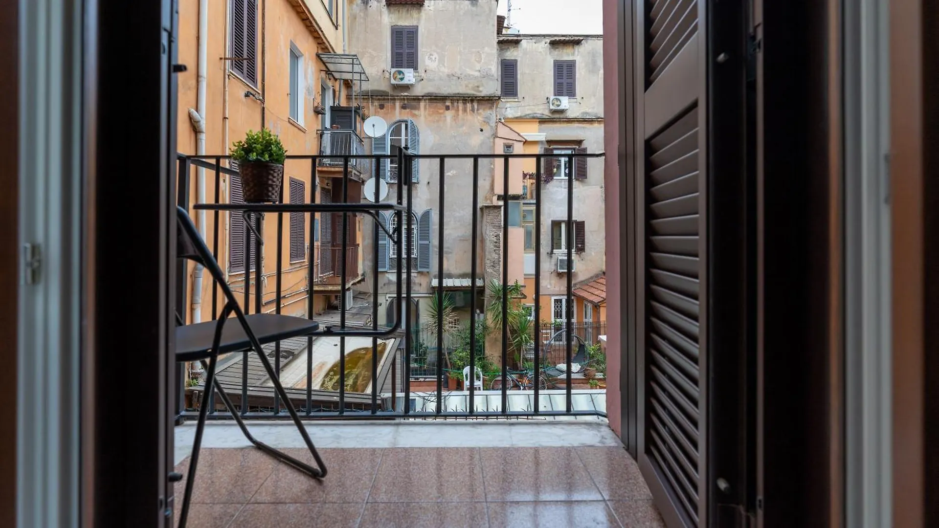 Sotto Al Letto Del Papa - Borgo Pio - Vaticano Рим